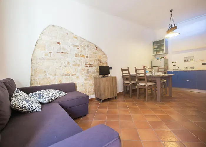 728 - Deliziosa Casa Cielo-terra Climatizzata Tra I Suggestivi Vicoli Di *